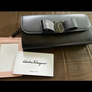 Salvatore Ferragamo Vara Bow Leather Wallet - New with tags